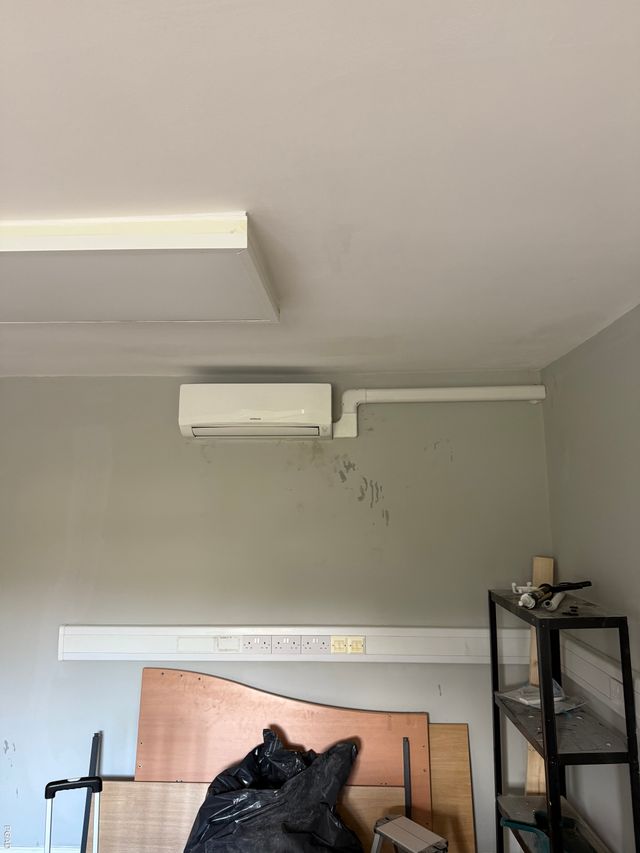 Office air conditioning installation photo 9